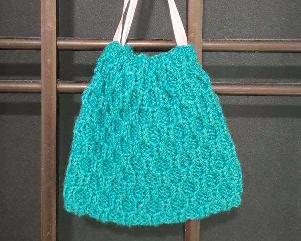 Honeycomb Trellis Drawstring Bag | Free Knitting Pattern 1 honeycomb trellis drawstring bag